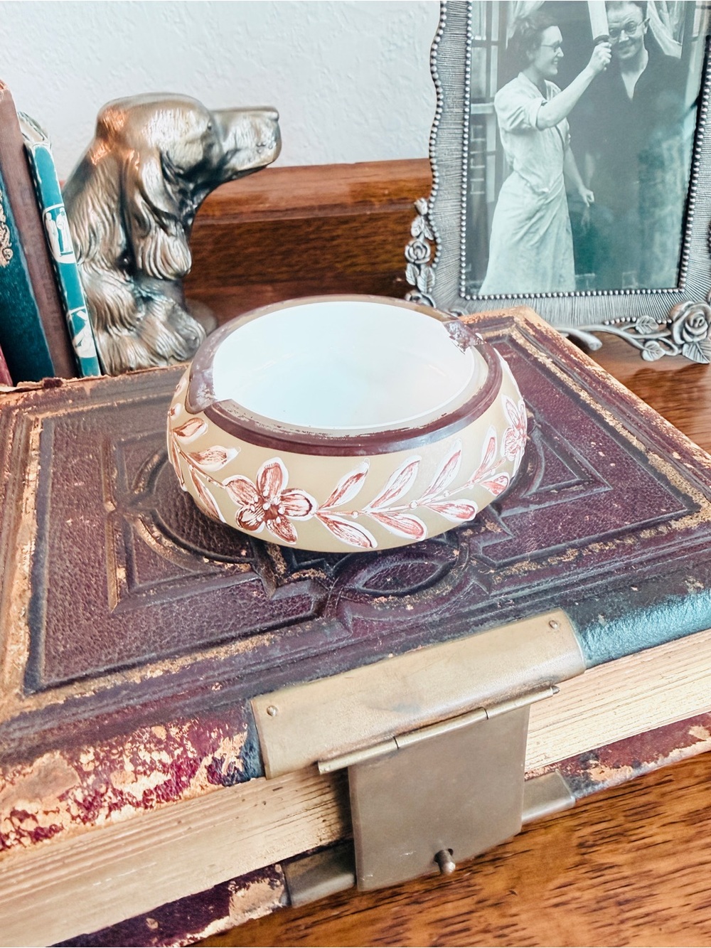 Mid-century Bohemian Czech Encased Glass Ashtray with Neutral Colors - Picture 17 of 17